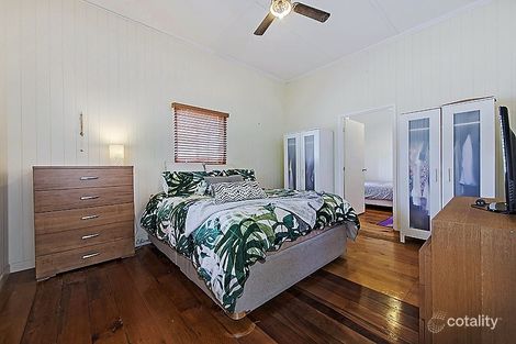 Property photo of 17 Violet Street Wynnum QLD 4178