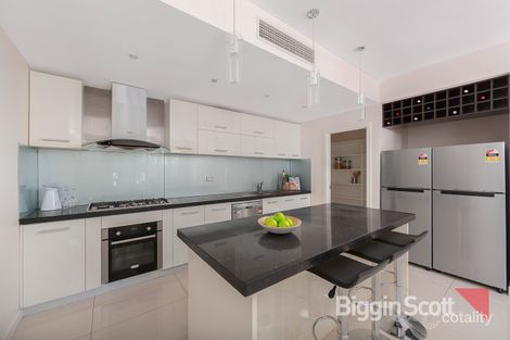 Property photo of 2/34 Westerfield Drive Notting Hill VIC 3168