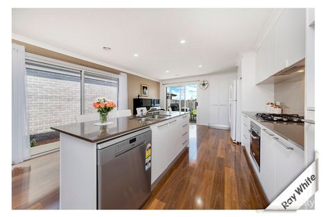 Property photo of 17 Hilda Kincaid Crescent Macgregor ACT 2615