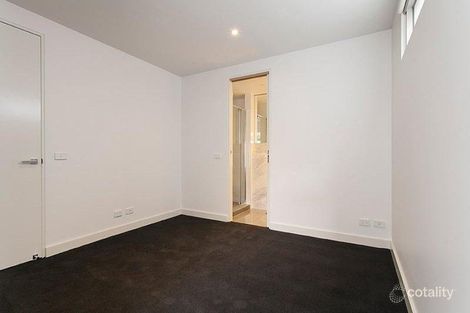 Property photo of 1/490 Dandenong Road Caulfield North VIC 3161