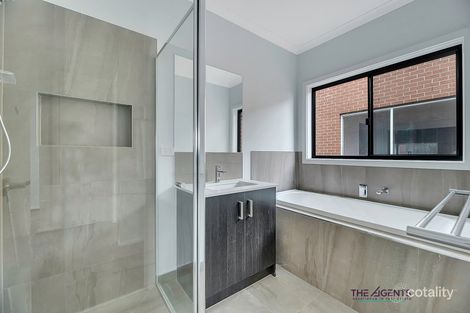 Property photo of 10 Shelterbelt Avenue Weir Views VIC 3338