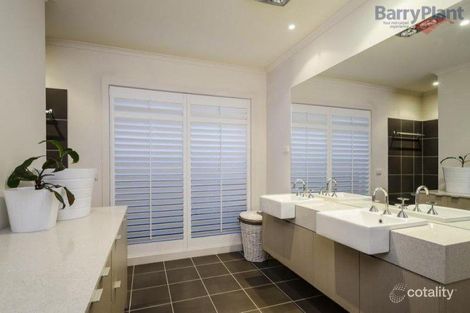 Property photo of 5 Saffron Place Point Cook VIC 3030