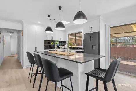 Property photo of 5 Naroo Avenue Summerland Point NSW 2259