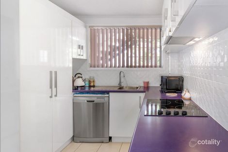 Property photo of 4/30 Labrador Street Labrador QLD 4215