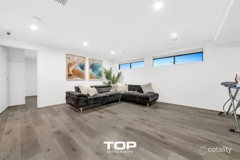 Property photo of 8 Langshan Road Clyde North VIC 3978