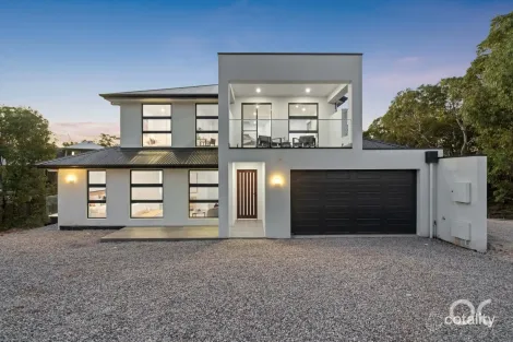 Property photo of 13 Kalev Court Happy Valley SA 5159