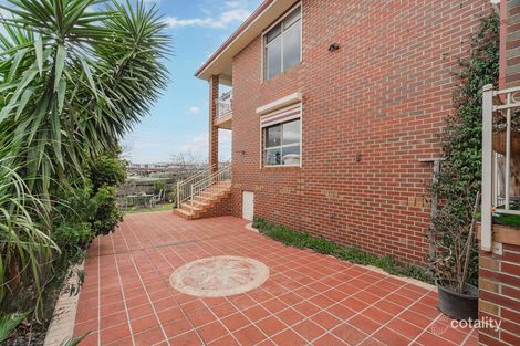 Property photo of 8 Wild Crescent Roxburgh Park VIC 3064