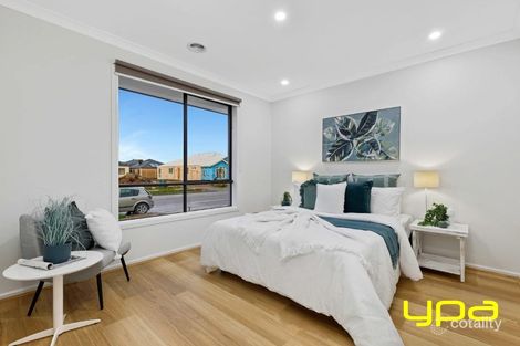 Property photo of 44 Athenaeum Avenue Clyde North VIC 3978