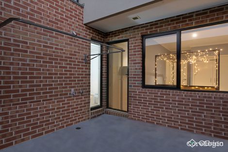 Property photo of 7 Bentley Lane Clyde North VIC 3978
