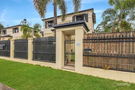 Property photo of 2/136 Central Avenue Indooroopilly QLD 4068