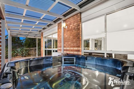 Property photo of 8 Paris Court Mooroolbark VIC 3138