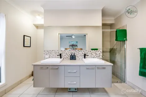 Property photo of 6 Therese Way Maiden Gully VIC 3551