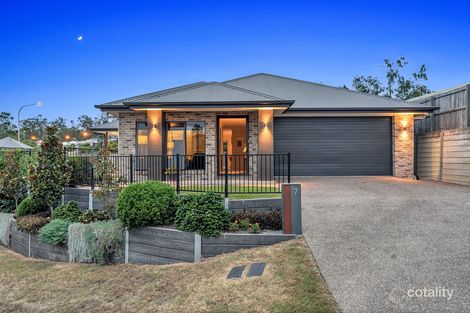 Property photo of 7 Pelling Place Deebing Heights QLD 4306