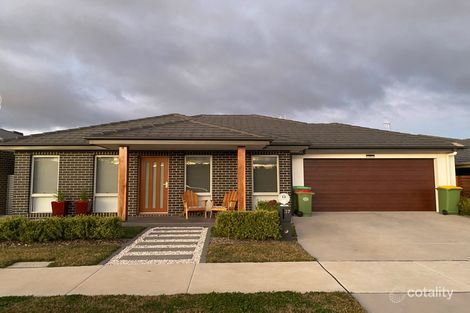 Property photo of 37 Lindbeck Corner Googong NSW 2620