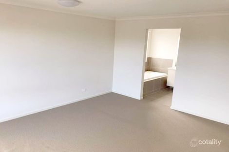 Property photo of 78 Grassbird Drive Point Cook VIC 3030