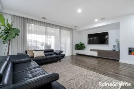 Property photo of 8A Wendora Street Strathmore VIC 3041