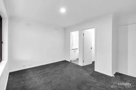 Property photo of 18 Ethel Court Springvale VIC 3171