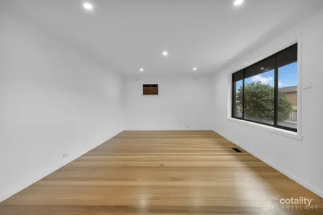 Property photo of 18 Ethel Court Springvale VIC 3171