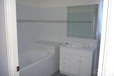 Property photo of 35 Corringle Close Helensvale QLD 4212