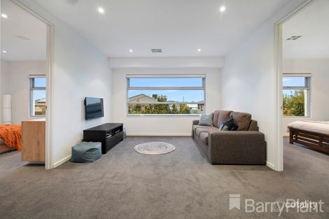 Property photo of 12 Seira Street Bundoora VIC 3083