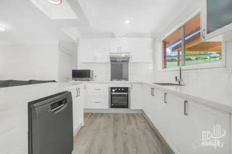 Property photo of 7 Queenscliff Drive Woodbine NSW 2560