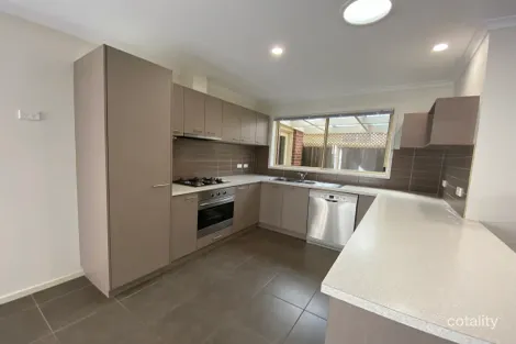 Property photo of 2/74 Guthridge Parade Sale VIC 3850