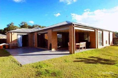 Property photo of 8 Nara Crescent Oxenford QLD 4210