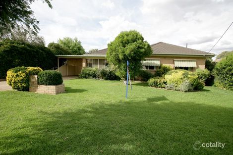 4 Ziegler Ave, Kooringal, NSW 2650