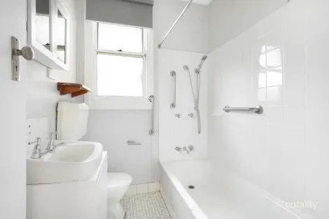 Property photo of 60 Maynes Parade Unanderra NSW 2526