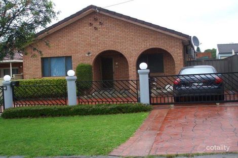 25 Valencia St, Greenacre, NSW 2190