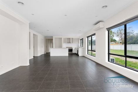 Property photo of 1 Ella Close Bittern VIC 3918