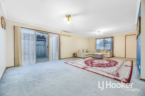 Property photo of 5 Banyalla Drive Cranbourne West VIC 3977