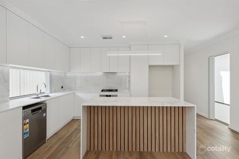 593 Morley Dr, Morley, WA 6062