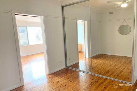 4 Thames St, West Wollongong, NSW 2500