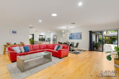 Property photo of 8 Zoe Place Moggill QLD 4070