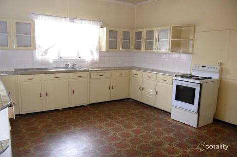 6 Verrell St, Riverview, QLD 4303