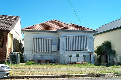 27 Gulliver St, Hamilton, NSW 2303