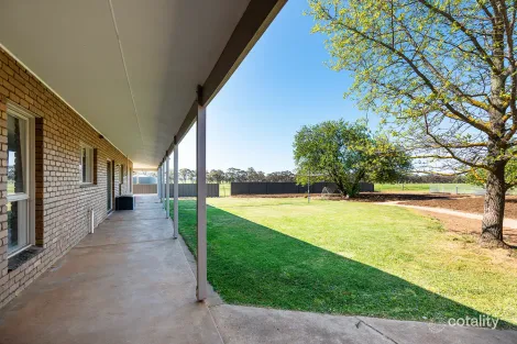 Property photo of 33 Edwards Road Eddington VIC 3472