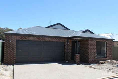 18 Parklands Way, Maiden Gully, VIC 3551