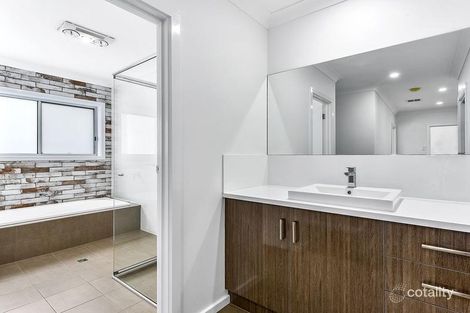 Property photo of 6 Pinehurst Drive Worrolong SA 5291