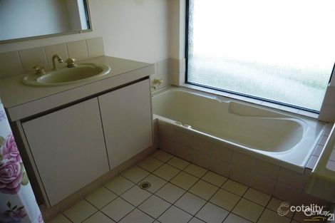 Property photo of 5 Medford Court Meadow Springs WA 6210
