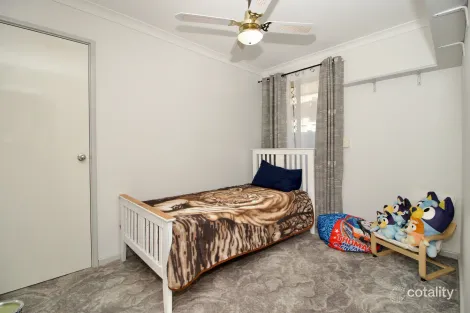 Property photo of 30 Cuthbertson Drive Cooloongup WA 6168