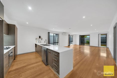 Property photo of 19 Mimosa Way Burnside Heights VIC 3023