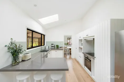 Property photo of 24 Parkland Road Mona Vale NSW 2103