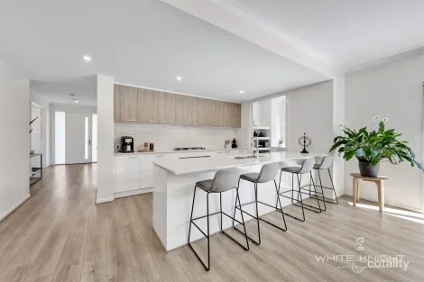 Property photo of 11 Rafter Drive St Albans VIC 3021