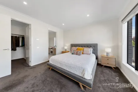 Property photo of 11 Rafter Drive St Albans VIC 3021