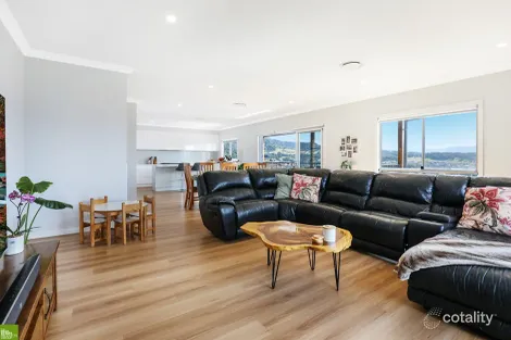 Property photo of 17 Ashton Close Albion Park NSW 2527