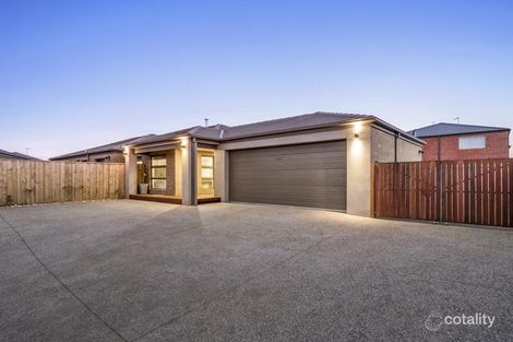 Property photo of 19 Swiss Way Manor Lakes VIC 3024