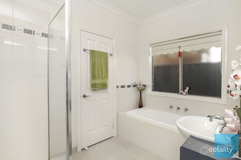 Property photo of 10 Coburn Way Caroline Springs VIC 3023