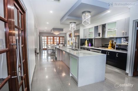 Property photo of 4 Massei Close Roxburgh Park VIC 3064